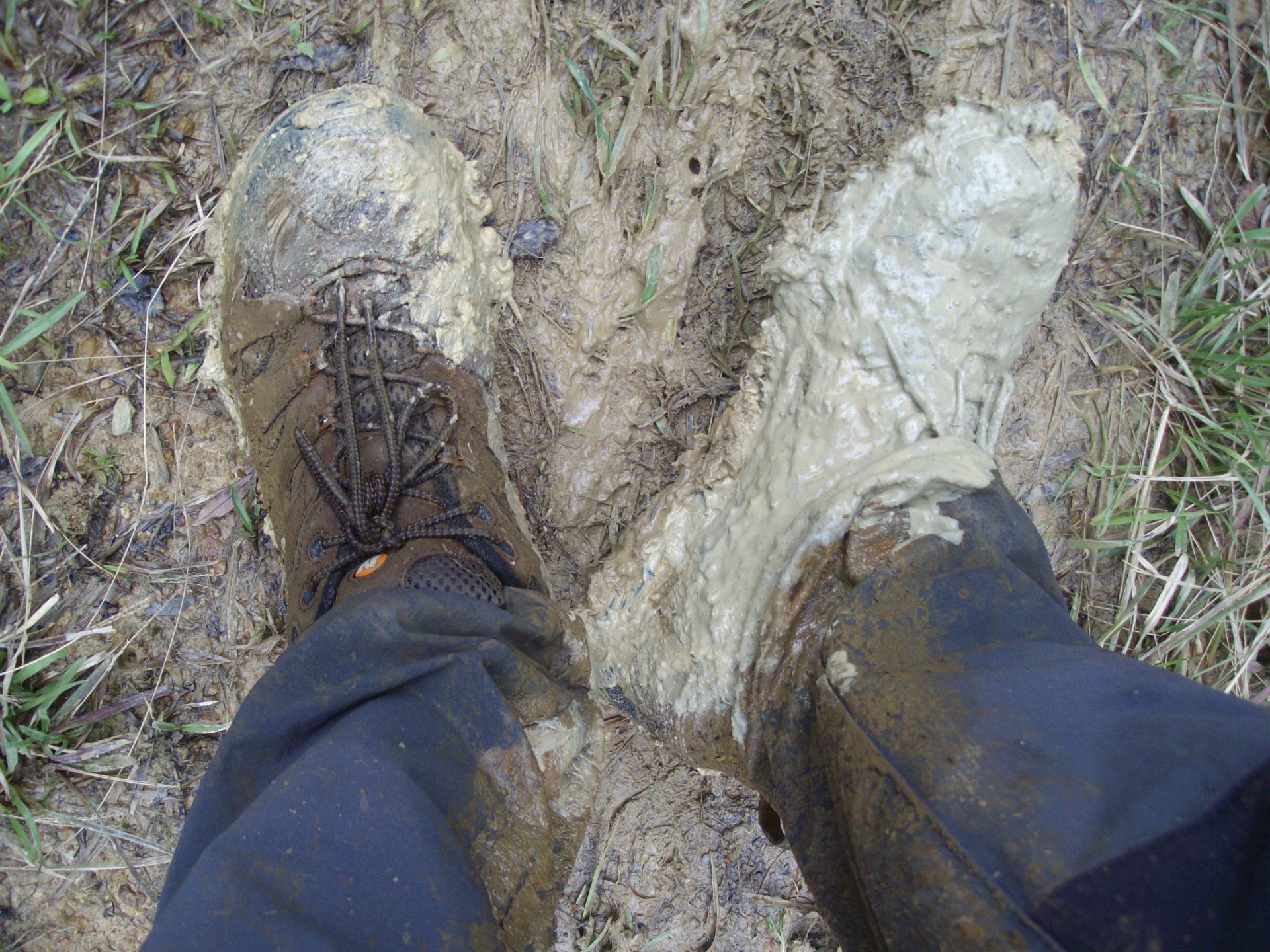 De la boue plein les chaussures!